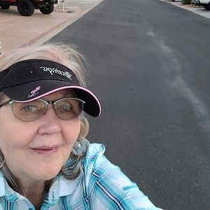 Meet your Posher, Leila